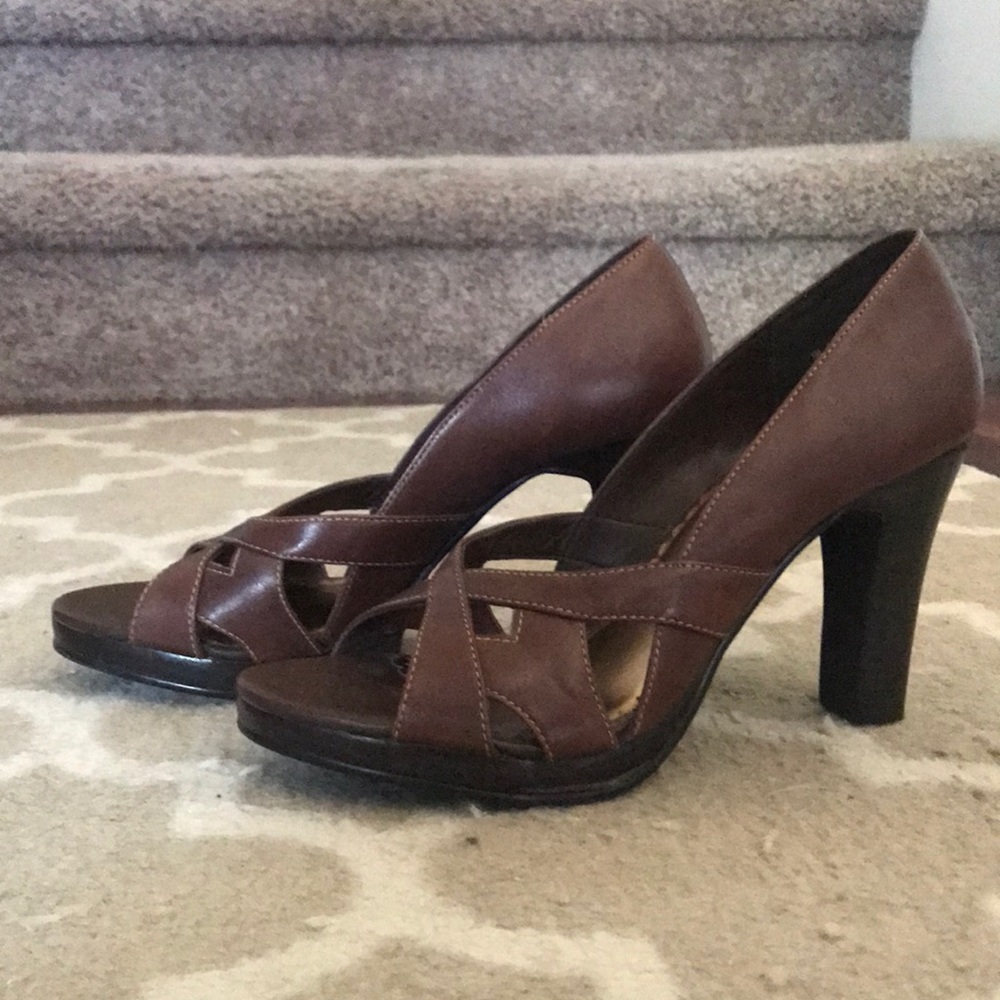Nomi leather heels- 7.5